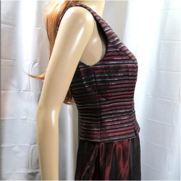 Burgundy & Silver Long Sleeveless Gown - Picture 2 of 4